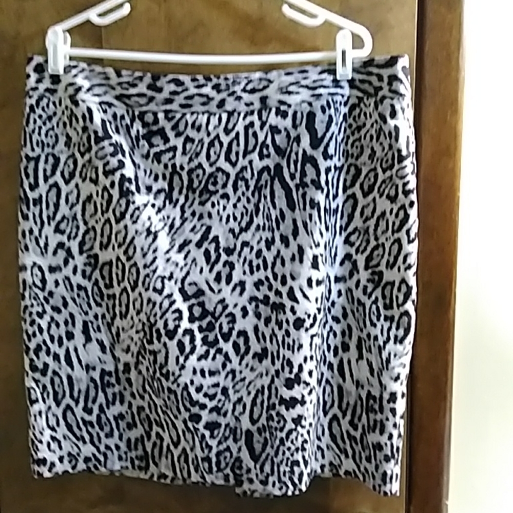 Leopard print pencil skirt